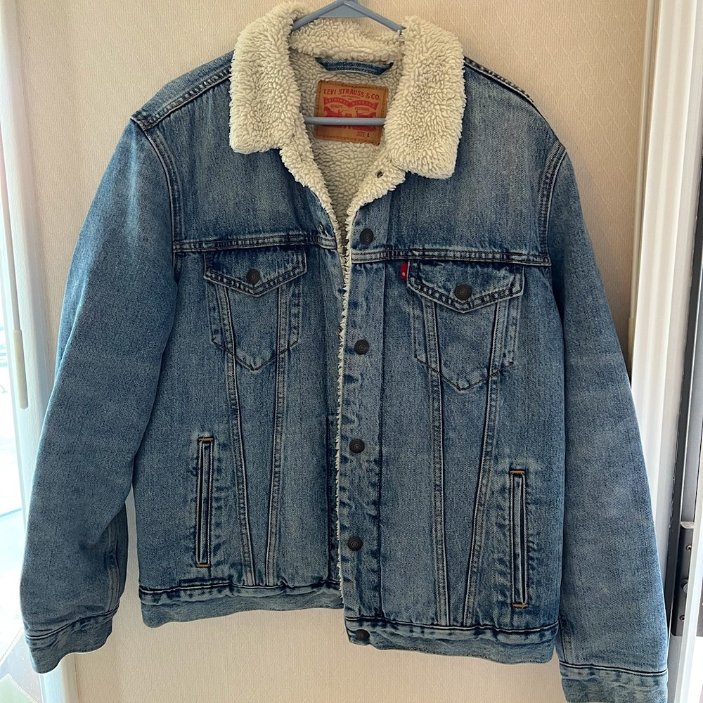 Levi’s Sherpa Trucker Jacket